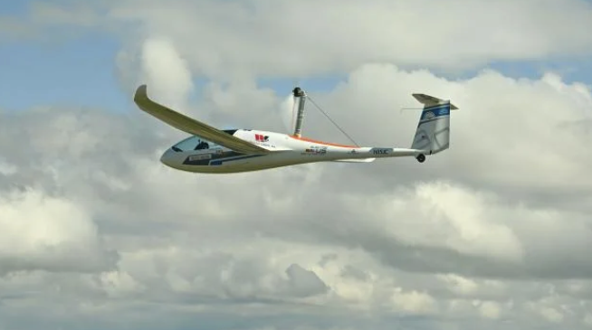Horizon flies with solid-state cells